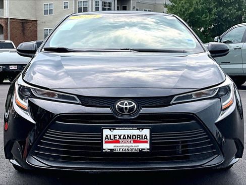 Used 2024 Toyota Corolla LE FWD image 3