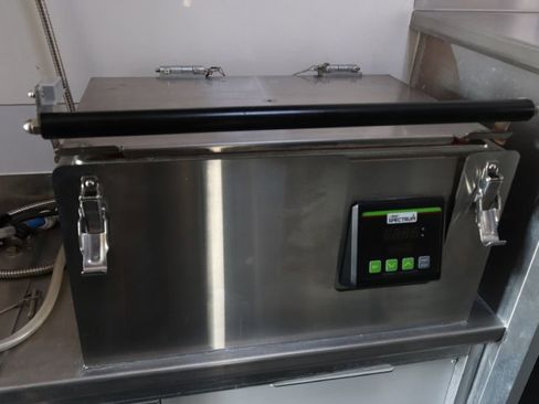 Used 2022 Mercedes-Benz Sprinter 4500 w/ Parking Package image 22