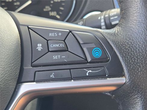 Used 2020 Nissan Rogue SL w/ Premium Package image 35