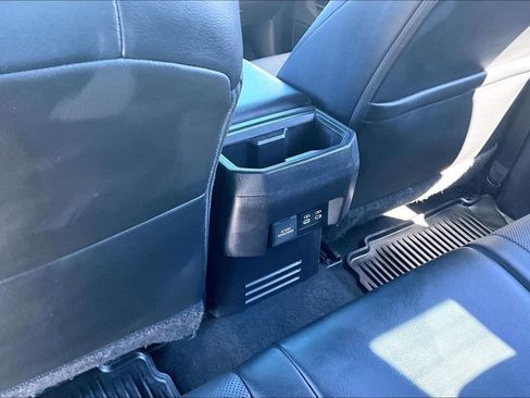 Used 2024 Toyota Tacoma Limited w/ Limited Package (LT) image 11