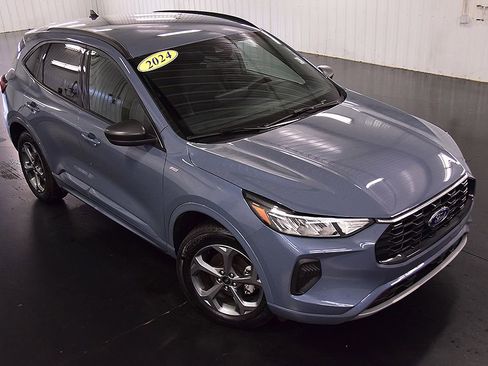 Used 2024 Ford Escape ST-Line w/ Tech Pack #1 AWD/4WD image 11