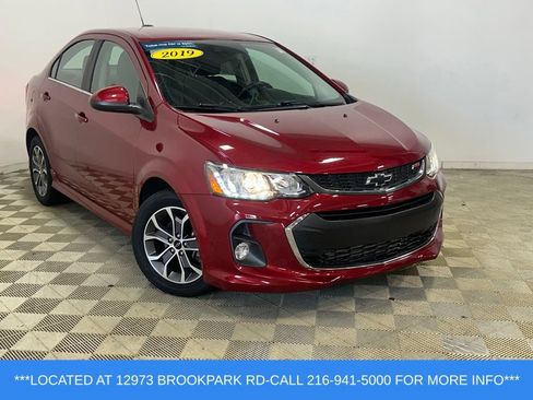Used 2019 Chevrolet Sonic LT w/ Convenience Package FWD image 3