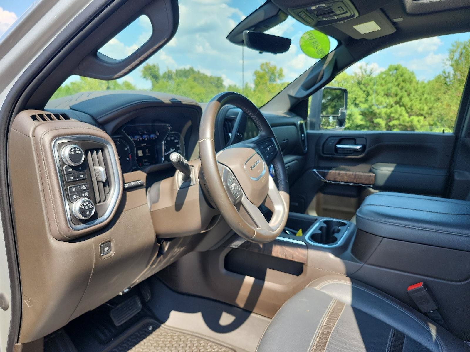 Used 2023 GMC Sierra 2500 Denali w/ Denali Ultimate Package AWD/4WD image 18