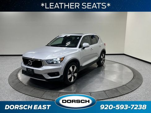 Used 2019 Volvo XC40 T5 Momentum AWD/4WD image 1