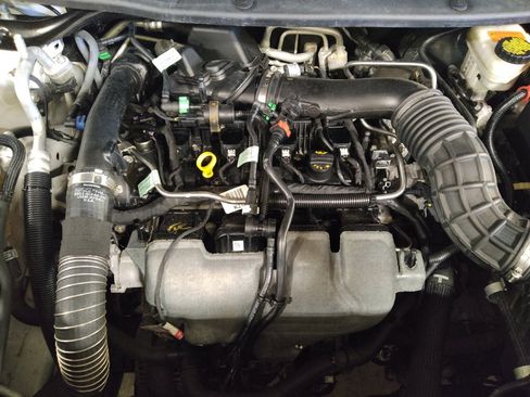 Used 2017 Ford Explorer XLT w/ Equipment Group 202A image 30