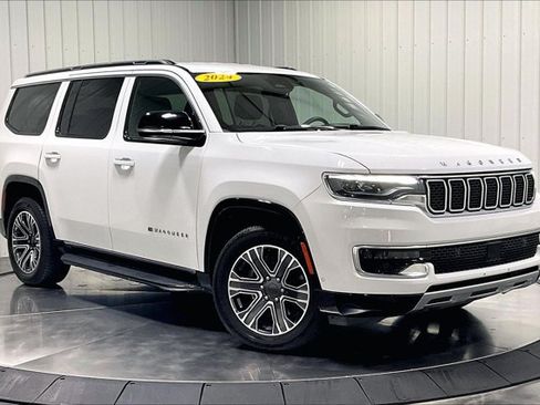 Used 2024 Jeep Wagoneer Series II w/ Flexible Seating Group AWD/4WD image 3