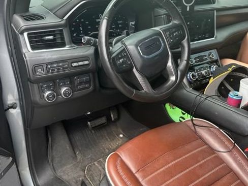 Used 2024 GMC Yukon Denali Ultimate AWD/4WD image 9