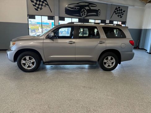 Used 2012 Toyota Sequoia SR5 w/ Premium Pkg RWD image 4