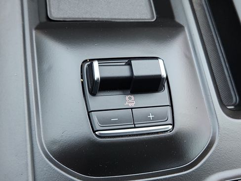 Used 2025 GMC Sierra 2500 AT4X AWD/4WD image 14