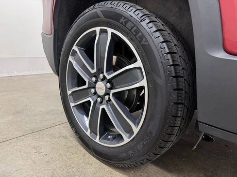 Certified 2023 GMC Acadia SLT w/ Technology Package image 24