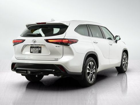Certified 2026 Toyota Highlander XLE AWD/4WD image 5