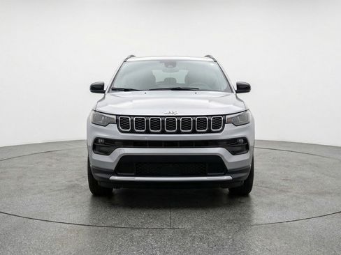 Used 2025 Jeep Compass Limited AWD/4WD image 2