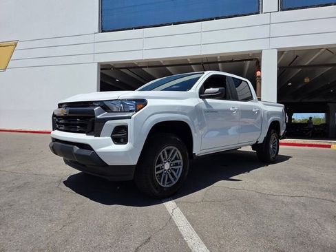 Used 2024 Chevrolet Colorado LT w/ LT Convenience Package RWD image 2