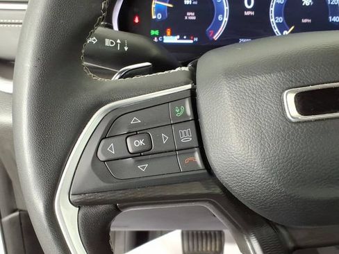 Used 2023 Jeep Grand Cherokee L Laredo AWD/4WD image 16