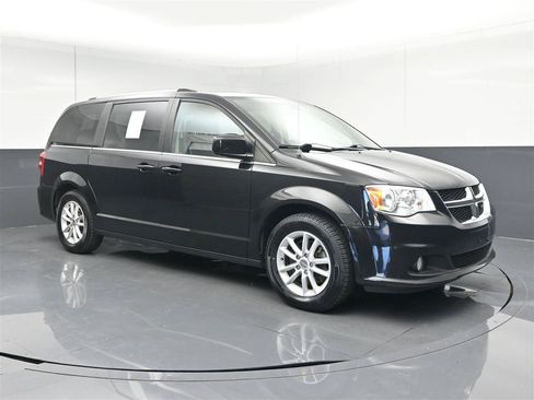 Used 2019 Dodge Grand Caravan SXT FWD image 3