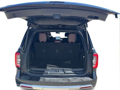 Used 2024 Ford Expedition Limited AWD/4WD image 12