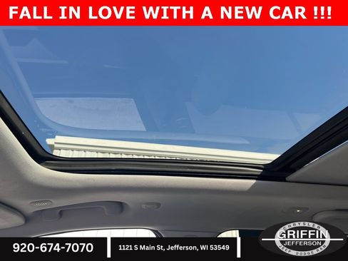 Used 2023 Jeep Grand Cherokee Overland image 25