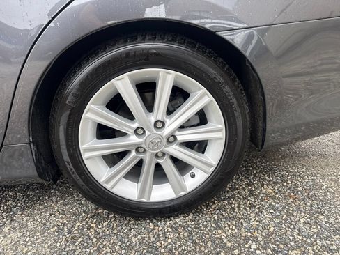 Used 2014 Toyota Camry XLE w/ Leather Package FWD image 11