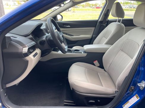 Used 2025 Nissan Altima 2.5 SV image 27