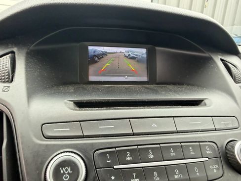 Used 2017 Ford Focus SE FWD image 10