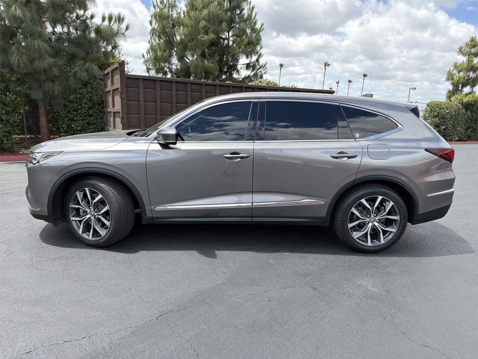 Certified 2023 Acura MDX w/ Technology Package FWD image 3