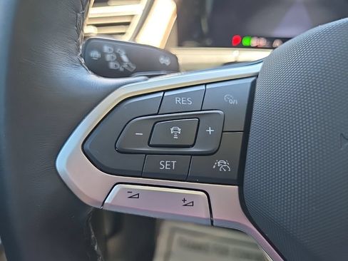 Used 2024 Volkswagen Atlas SEL Premium R-Line AWD/4WD image 43