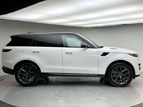 Used 2024 Land Rover Range Rover Sport SE AWD/4WD image 14