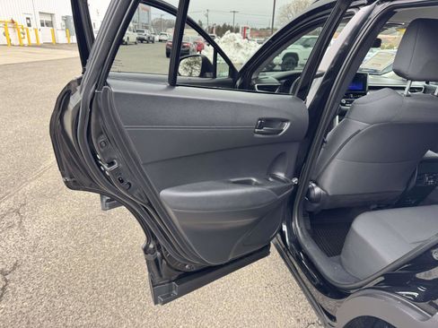 Certified 2023 Toyota Corolla Cross LE image 18