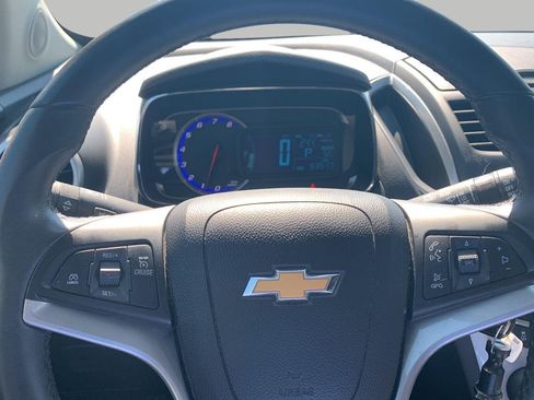 Used 2015 Chevrolet Trax LT w/ LT Sun and Sound Package FWD image 9