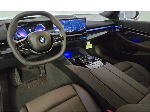 New 2025 BMW 530i xDrive w/ Premium Package image 13