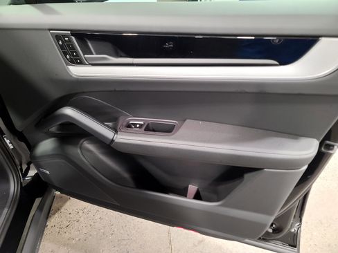 New 2026 Porsche Cayenne Coupe image 28