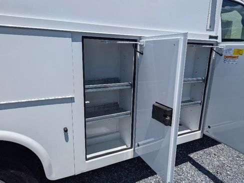 Used 2023 Chevrolet Express 3500 w/ Power Convenience Package RWD image 17
