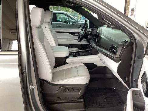 Used 2025 Chevrolet Tahoe Premier w/ Sun And Tow Package AWD/4WD image 44