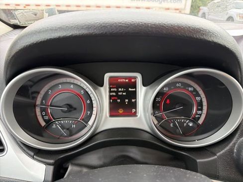 Used 2015 Dodge Journey SE w/ Flexible Seating Group image 16