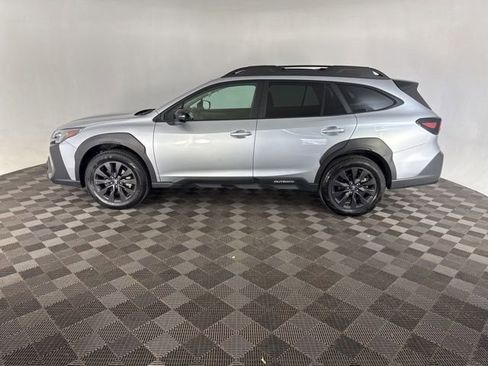 Used 2025 Subaru Outback Onyx Edition AWD/4WD image 10