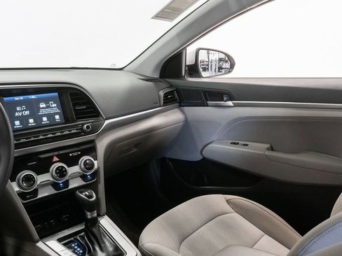 Used 2019 Hyundai Elantra SEL FWD image 11