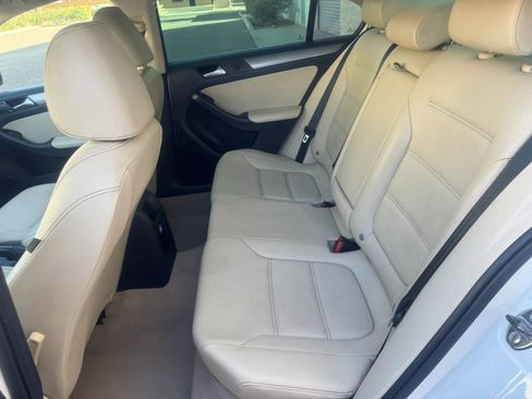 Used 2013 Volkswagen Jetta TDI FWD image 17