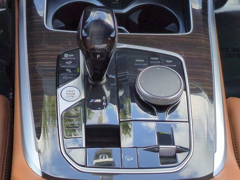 Used 2021 BMW X7 M50i w/ Cold Weather Package image 19