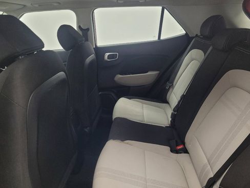 Used 2022 Hyundai Venue SEL FWD image 18