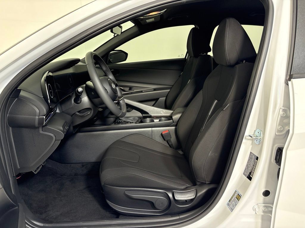 New 2025 Hyundai Elantra SEL FWD image 14