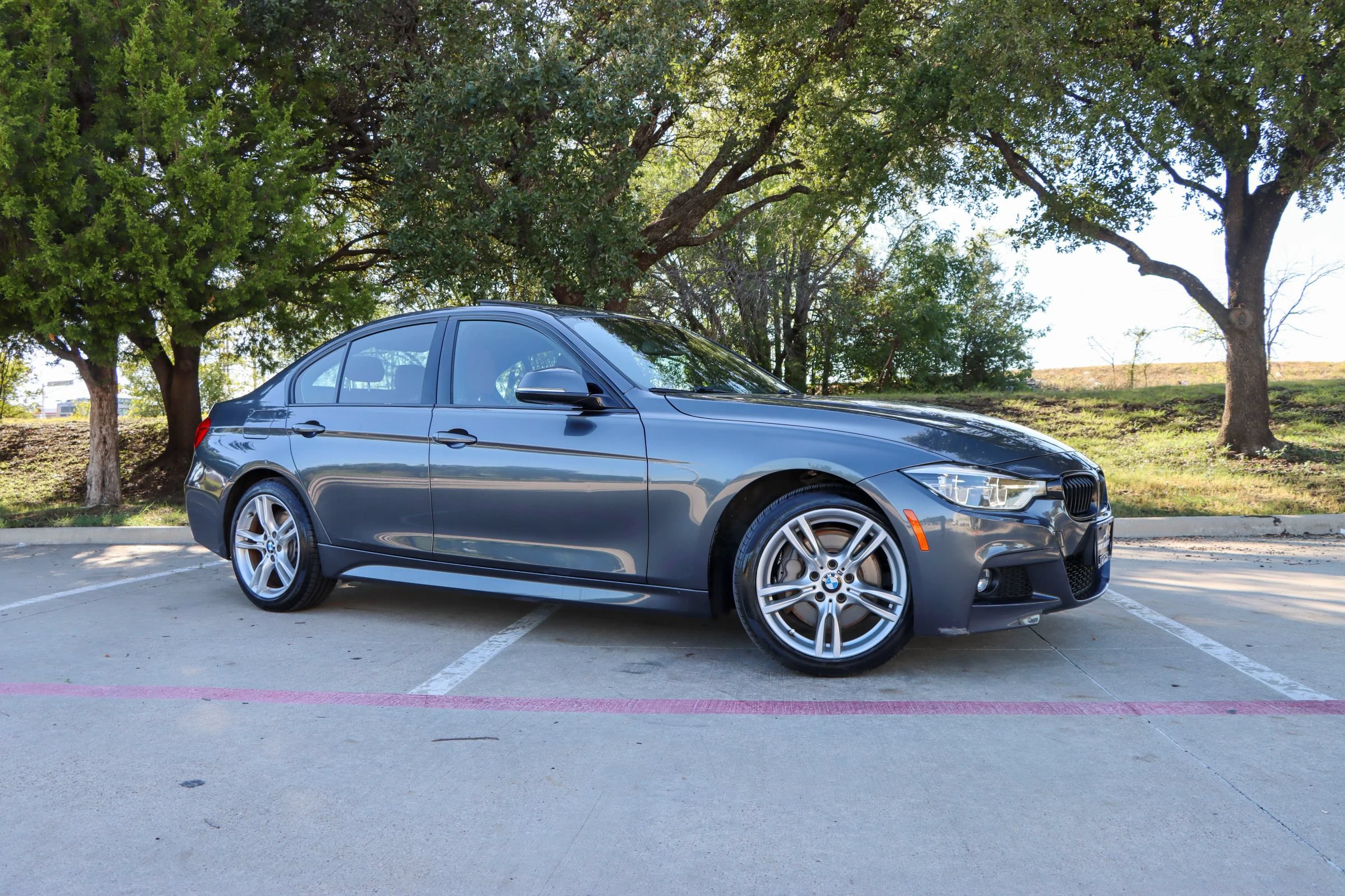 Used 2018 BMW 330i xDrive Sedan AWD/4WD image 1