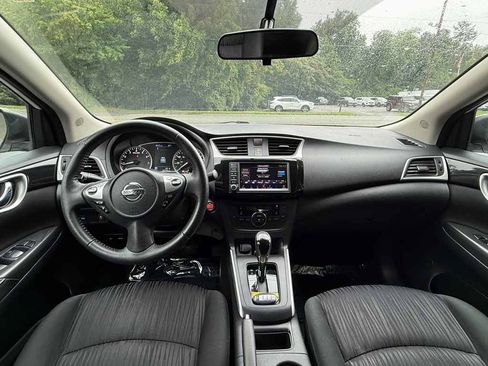 Used 2019 Nissan Sentra SV FWD image 13