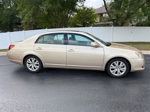 Used 2009 Toyota Avalon XLS image 5