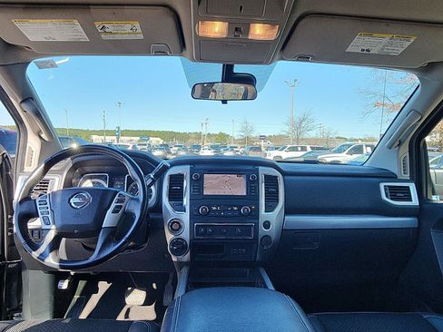 Used 2019 Nissan Titan PRO-4X image 21