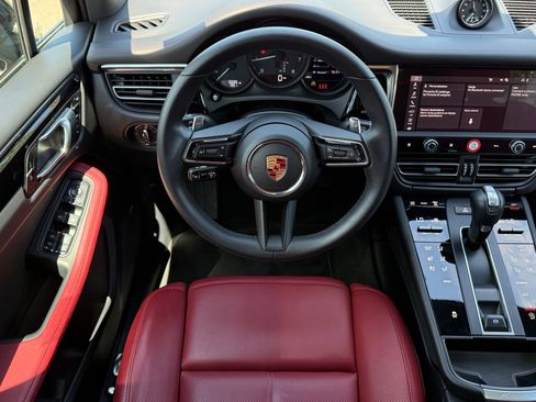 Used 2026 Porsche Macan AWD/4WD image 14