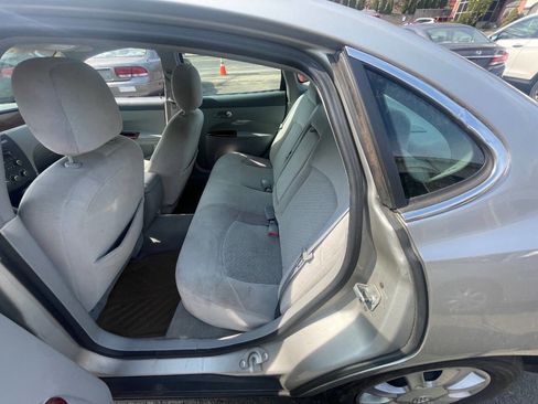 Used 2006 Buick LaCrosse CX FWD image 9