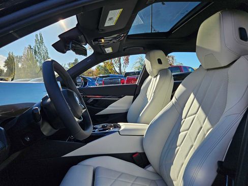 Used 2026 BMW i5 eDrive40 image 24