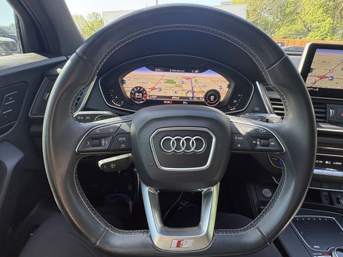 Used 2020 Audi SQ5 Premium Plus w/ Premium Plus Package image 19
