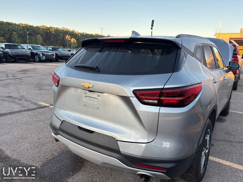 Used 2025 Chevrolet Blazer LT w/ Convenience Package FWD image 6