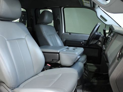 Used 2012 Ford F250 XL w/ PWR Equipment Group image 9